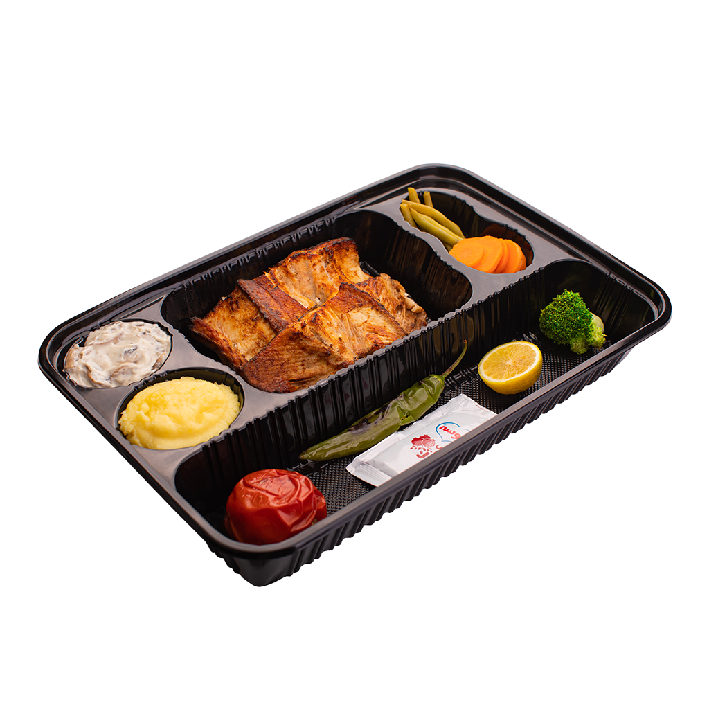 بشقاب سبزیجات با ماهی کبابی - Grilled fish with vegetables